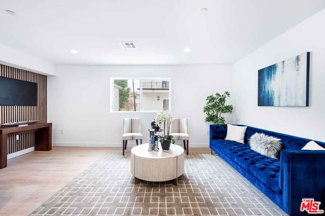 7306 Independence Ave