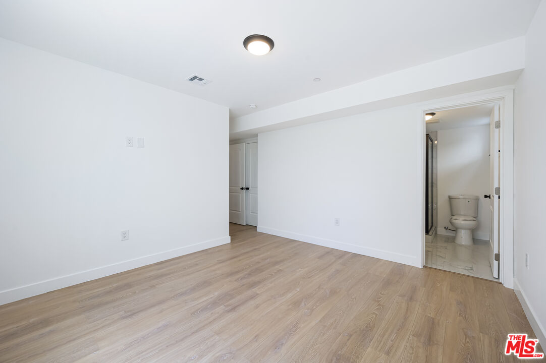 7306 Independence Ave