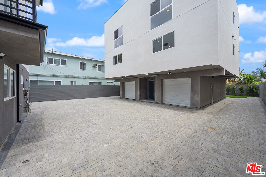 7306 Independence Ave