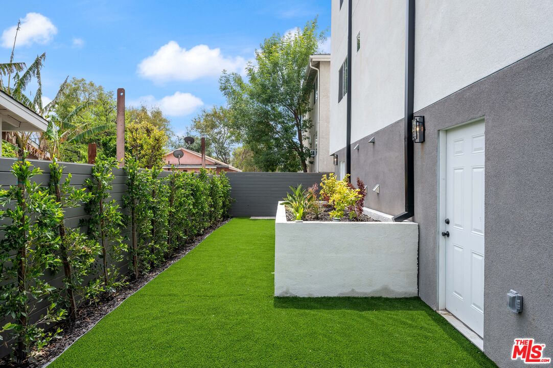 7306 Independence Ave