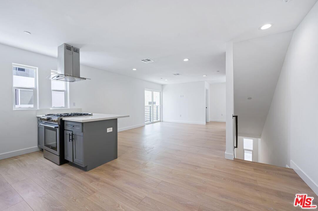 7306 Independence Ave