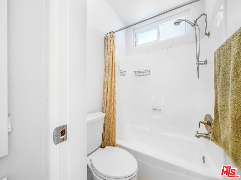 9005 Cynthia St Unit: 413