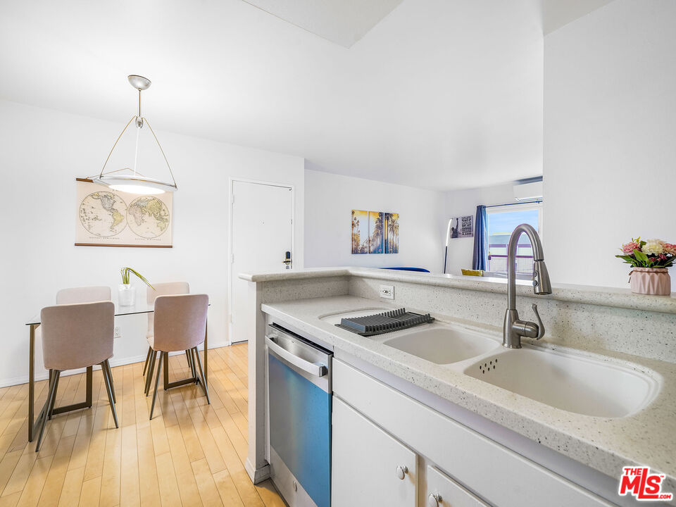 9005 Cynthia St Unit: 413