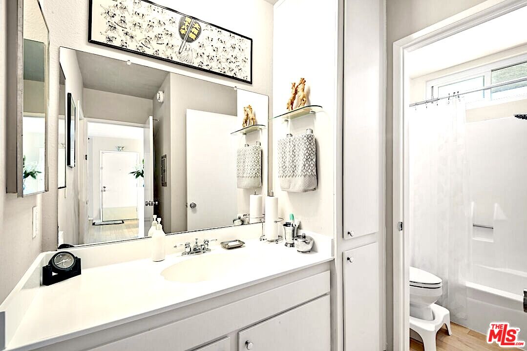 9005 Cynthia St Unit: 413