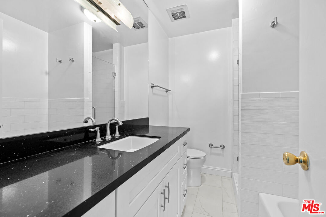 100 S Doheny Dr Unit: 1001