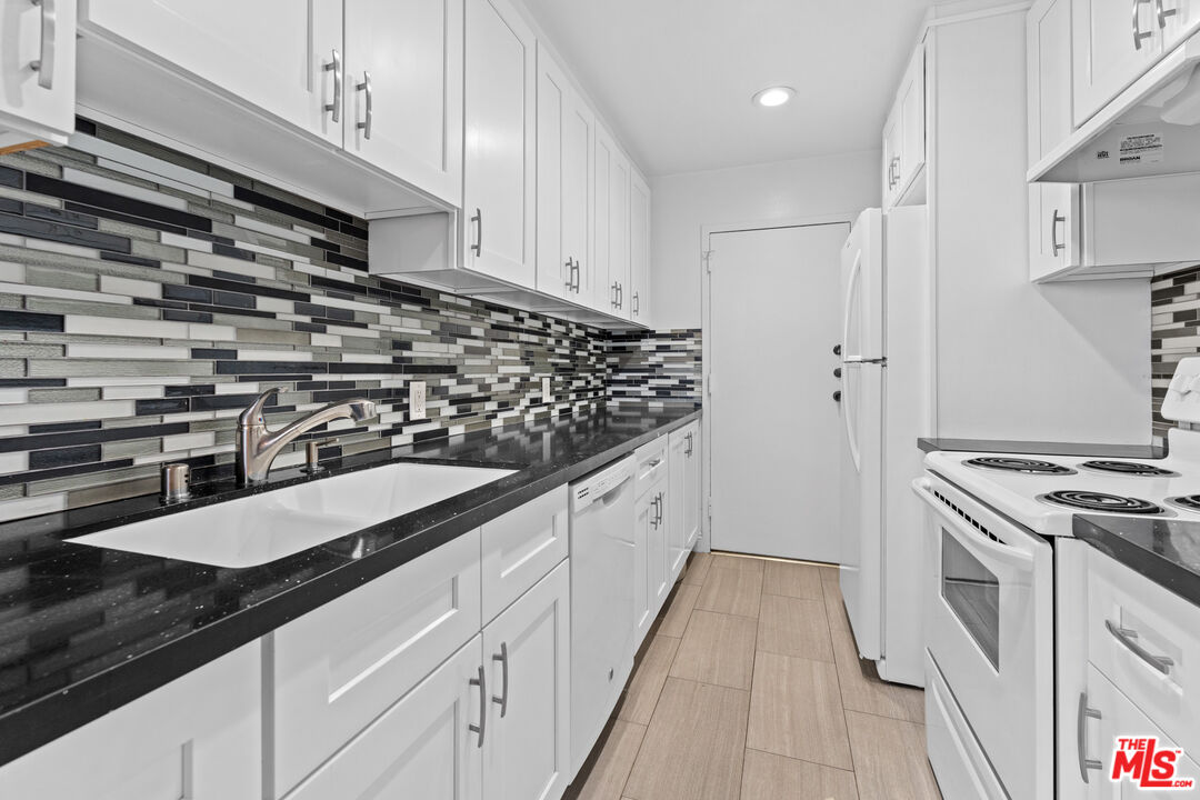 100 S Doheny Dr Unit: 1001