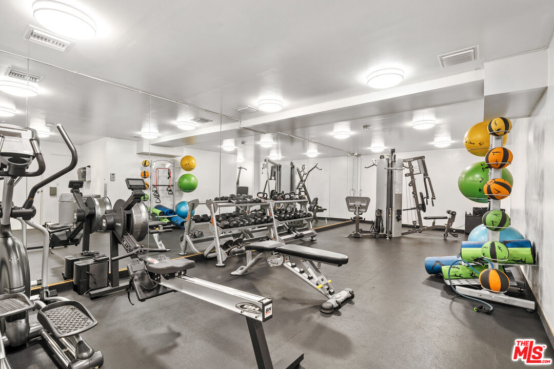 100 S Doheny Dr Unit: 1001
