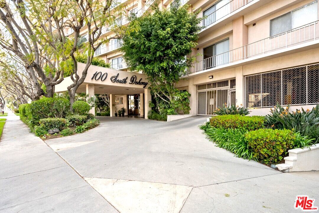 100 S Doheny Dr Unit: 1001