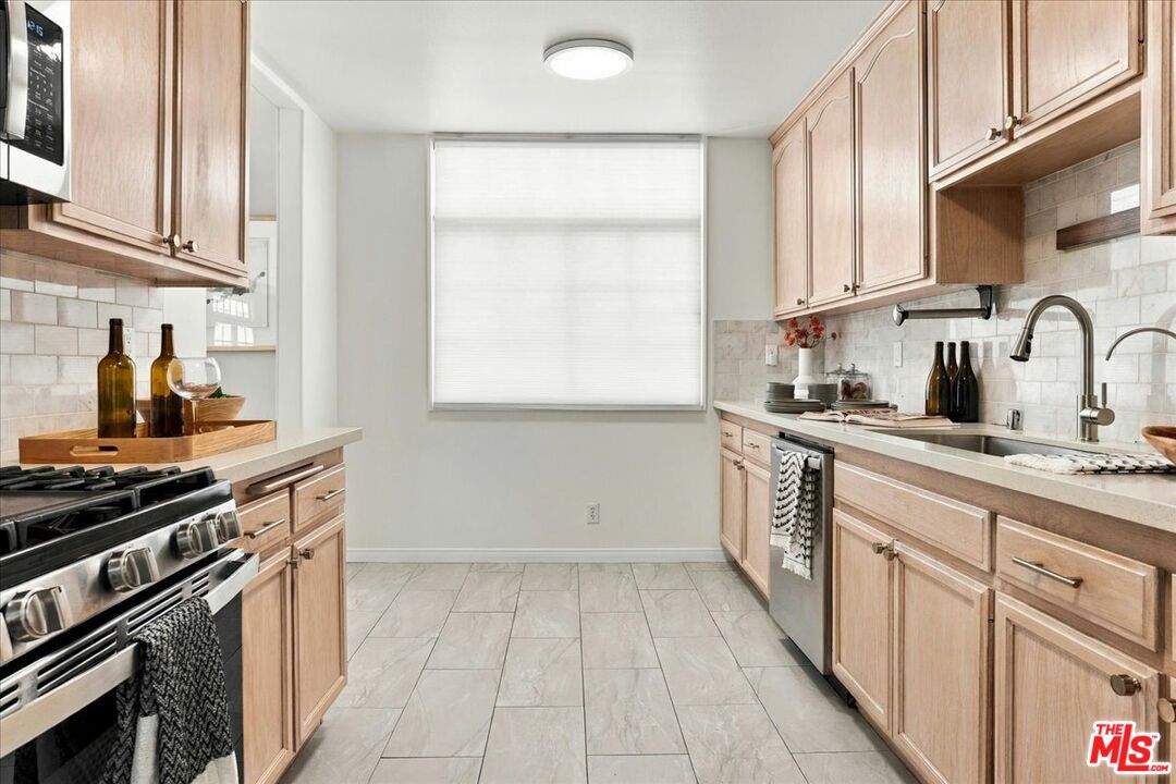 1645 Camden Ave Unit: 202
