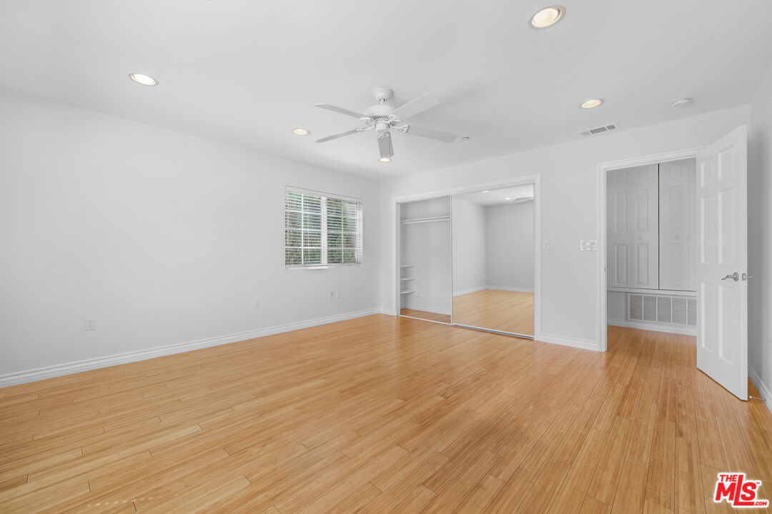 741 N Las Palmas Ave