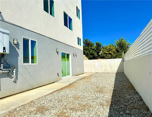 1002 E 33rd ST Unit: 3