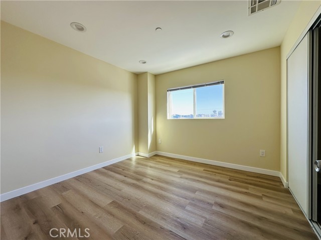 1002 E 33rd ST Unit: 3