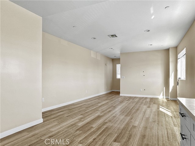 1002 E 33rd ST Unit: 3