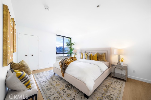 222 S Central AVE Unit: 203