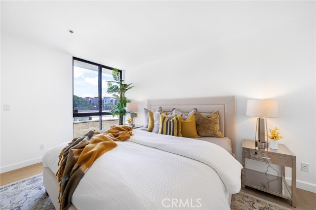 222 S Central AVE Unit: 203