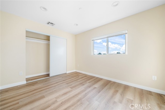 1002 E 33rd ST Unit: 3