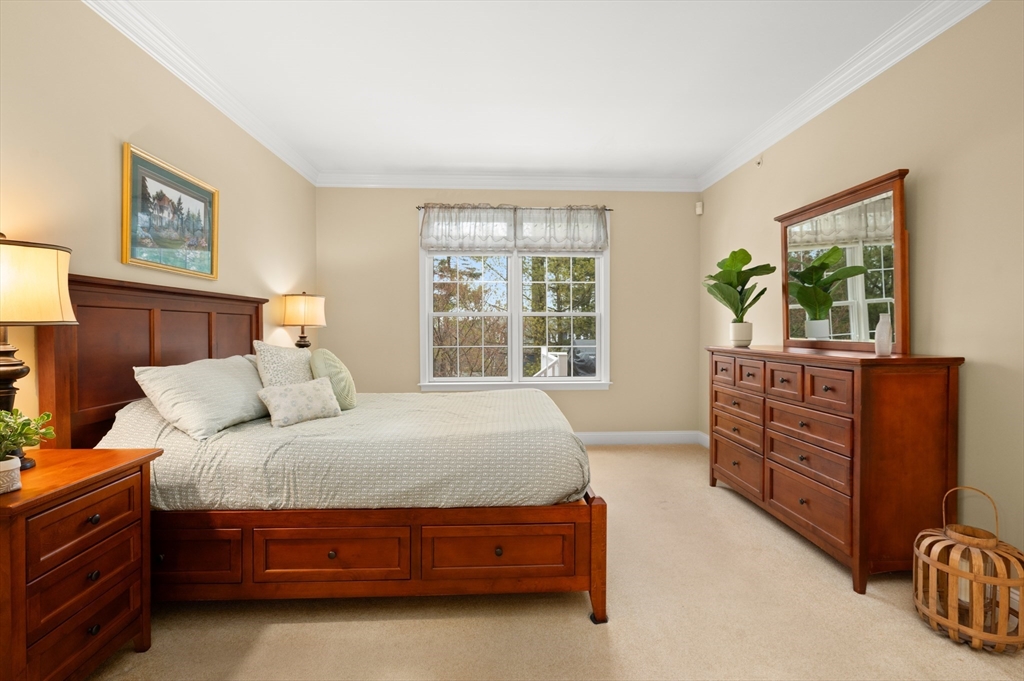 900 Lynnfield Street Unit: 6