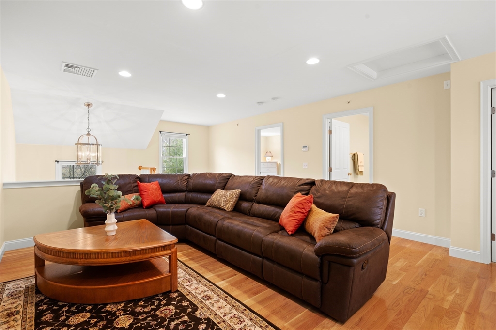 900 Lynnfield Street Unit: 6