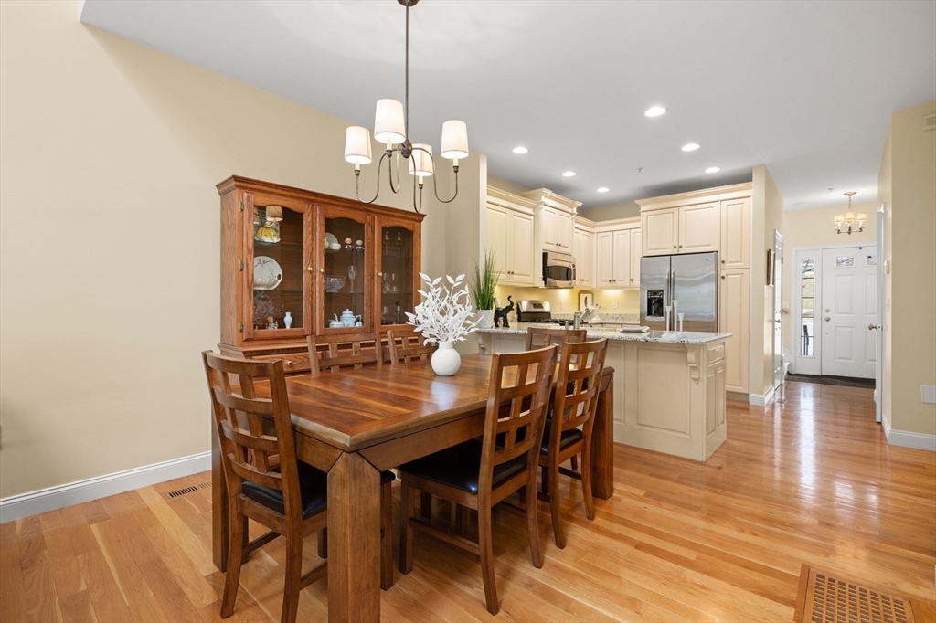 900 Lynnfield Street Unit: 6