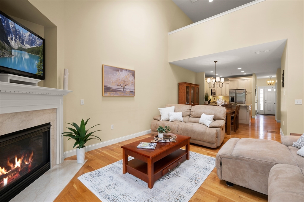 900 Lynnfield Street Unit: 6