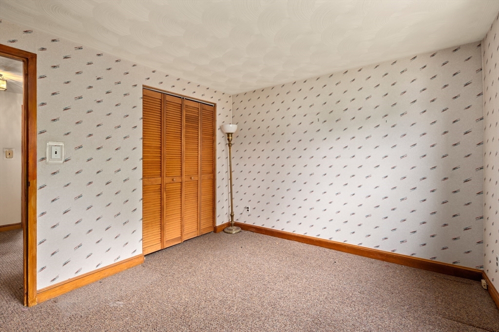 4 Elaine Rd