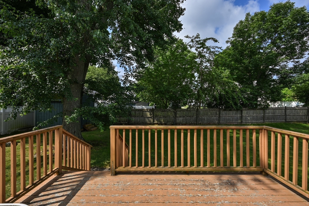 4 Elaine Rd
