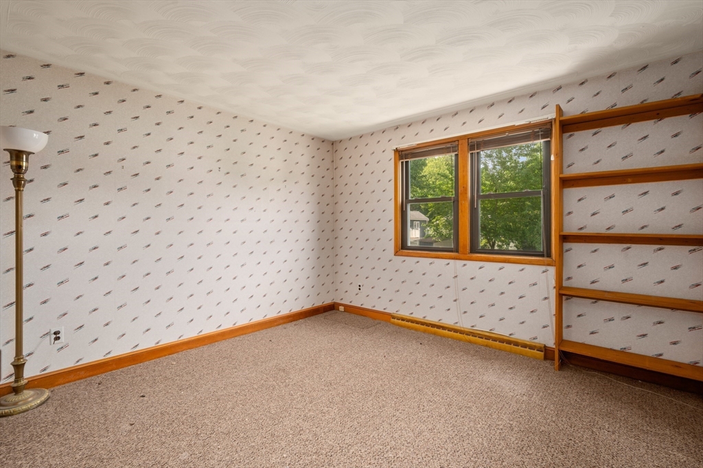 4 Elaine Rd