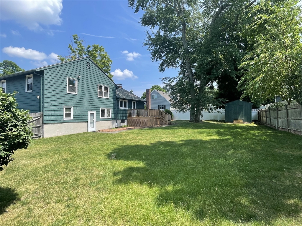 4 Elaine Rd