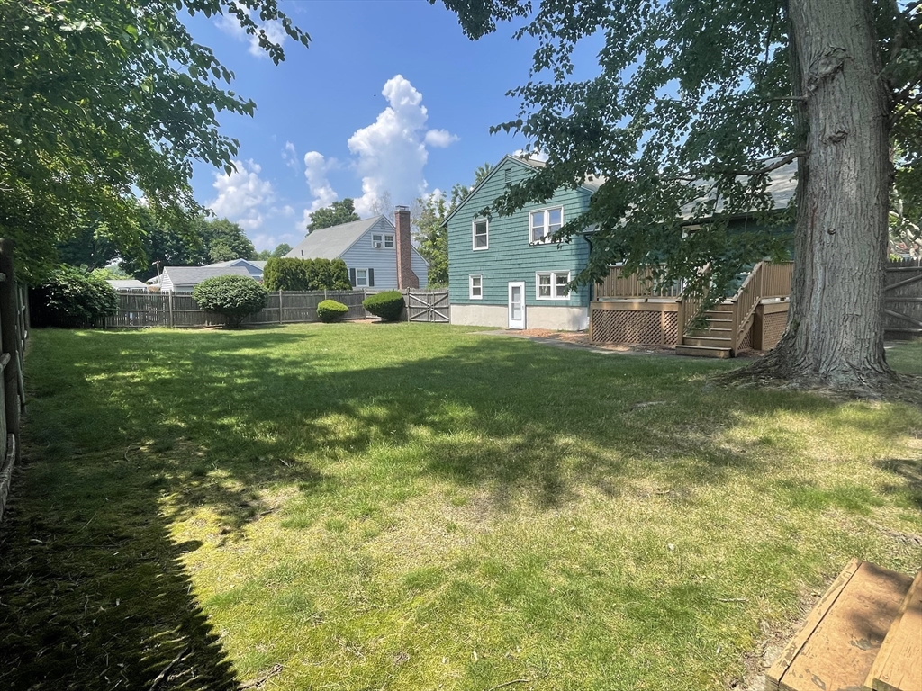4 Elaine Rd