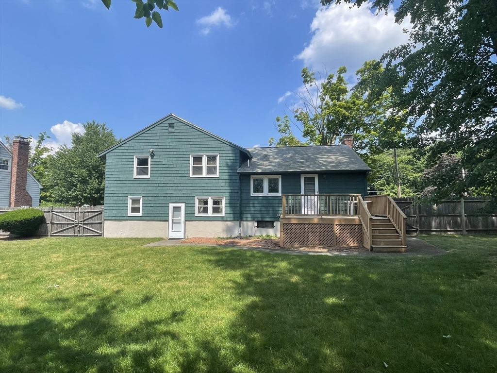 4 Elaine Rd