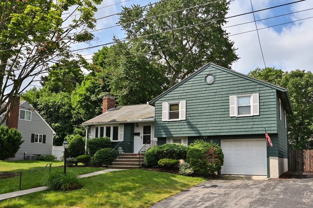 4 Elaine Rd