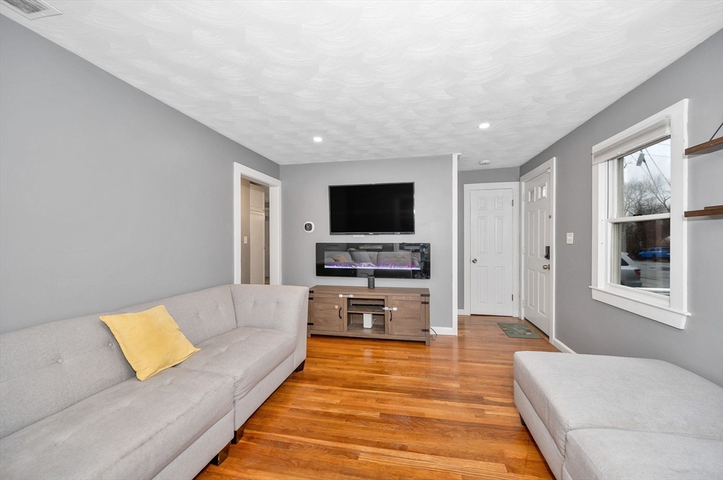 129 Mary Theresa Terrace