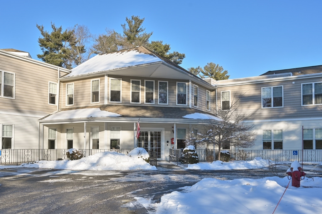 63 Central St # 108