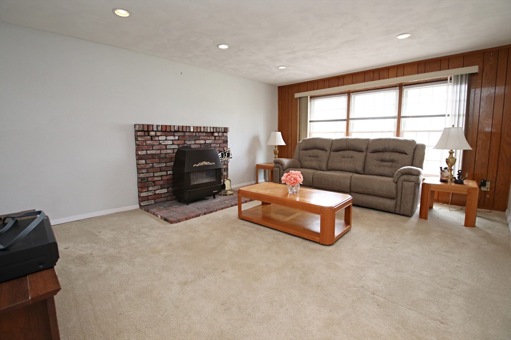 16 Waldens Hill Drive