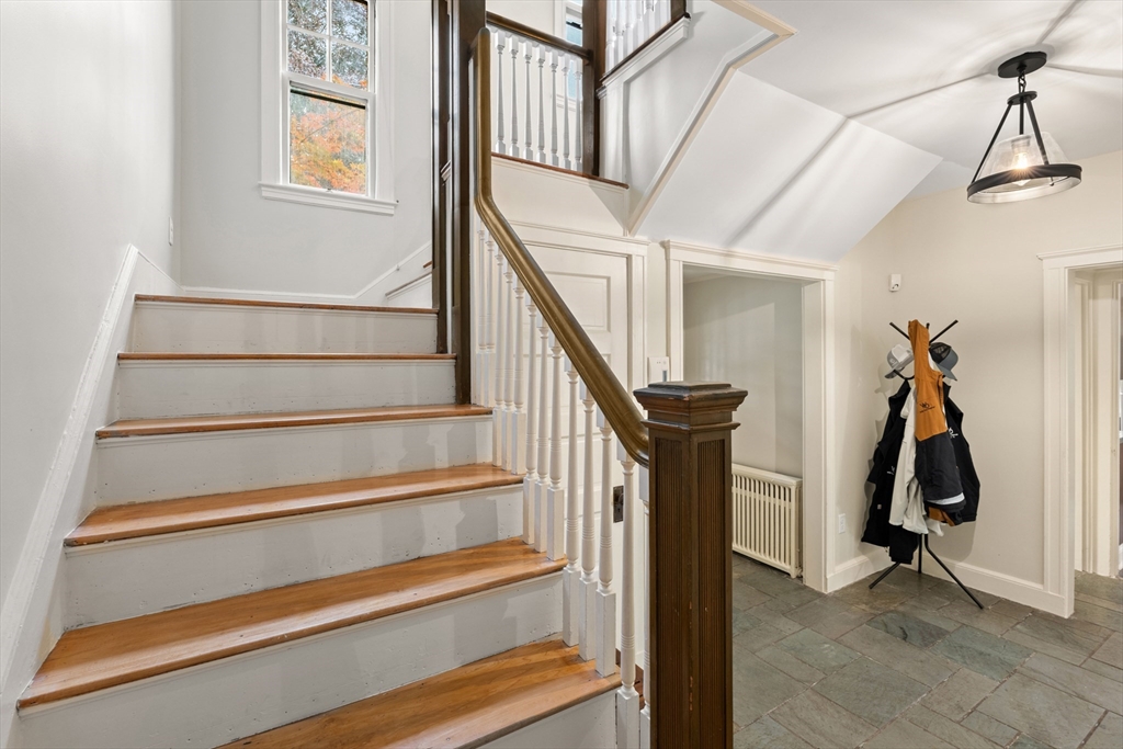 9 Maplewood Ter