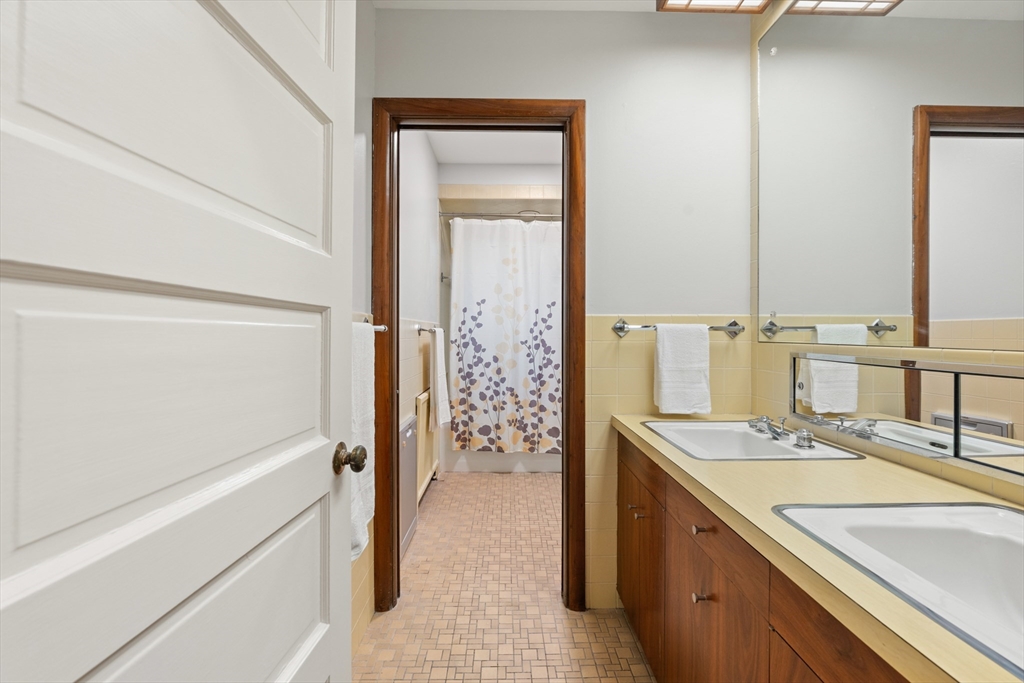 9 Maplewood Ter