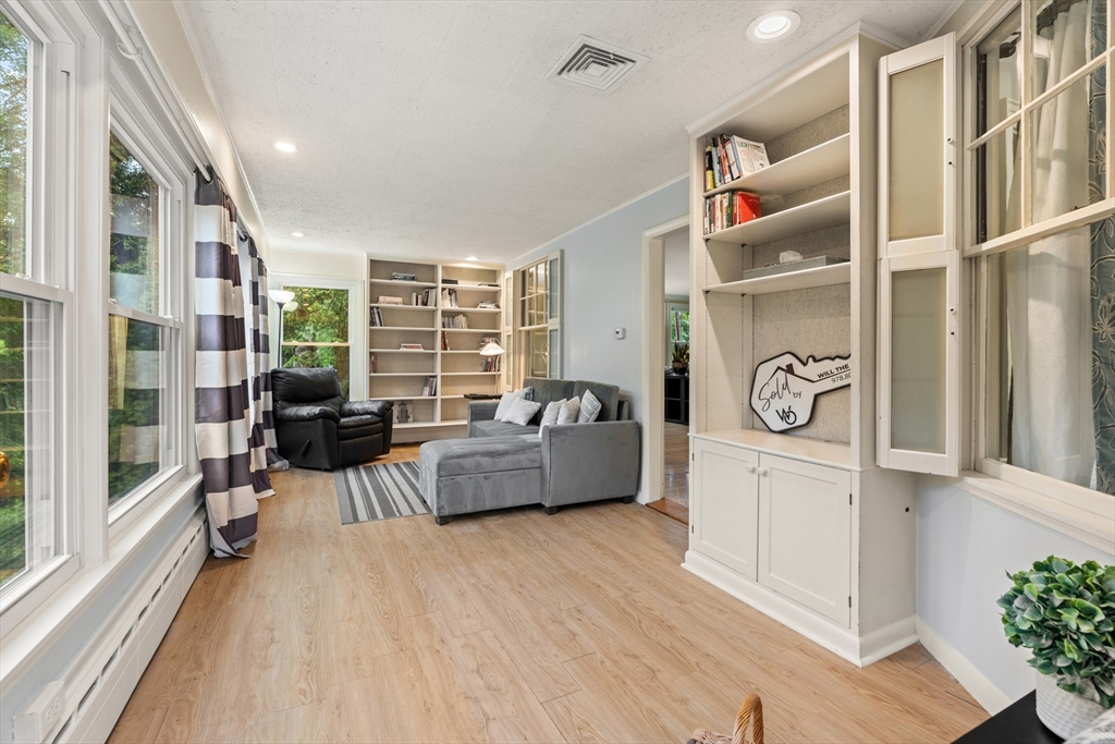 9 Maplewood Ter