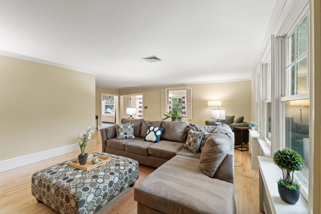 9 Maplewood Ter