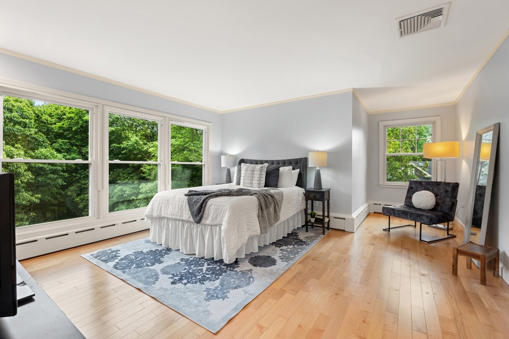 9 Maplewood Ter