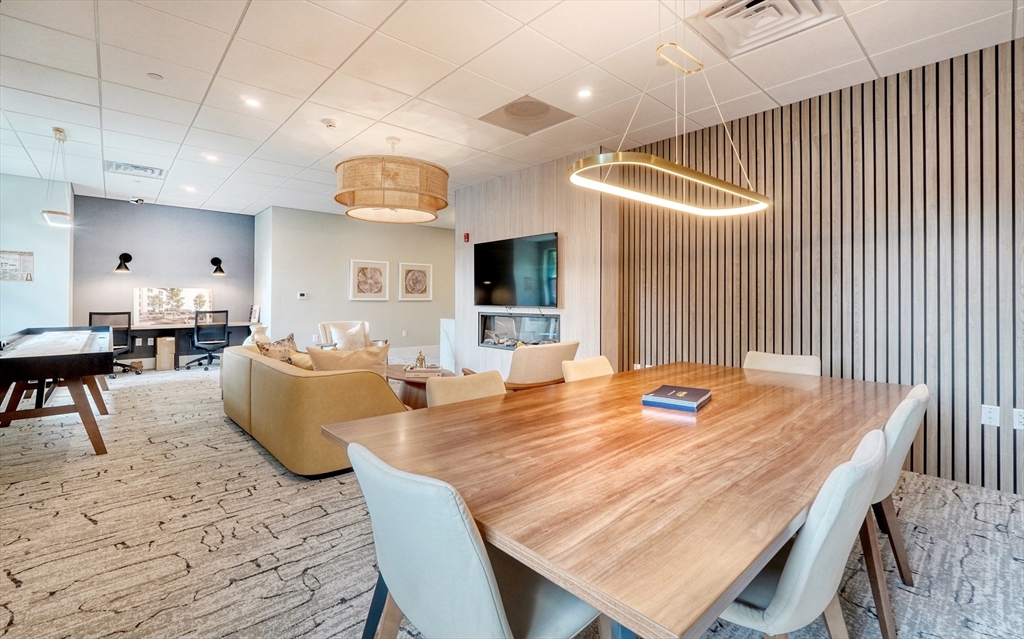 62 Foundry St # 216