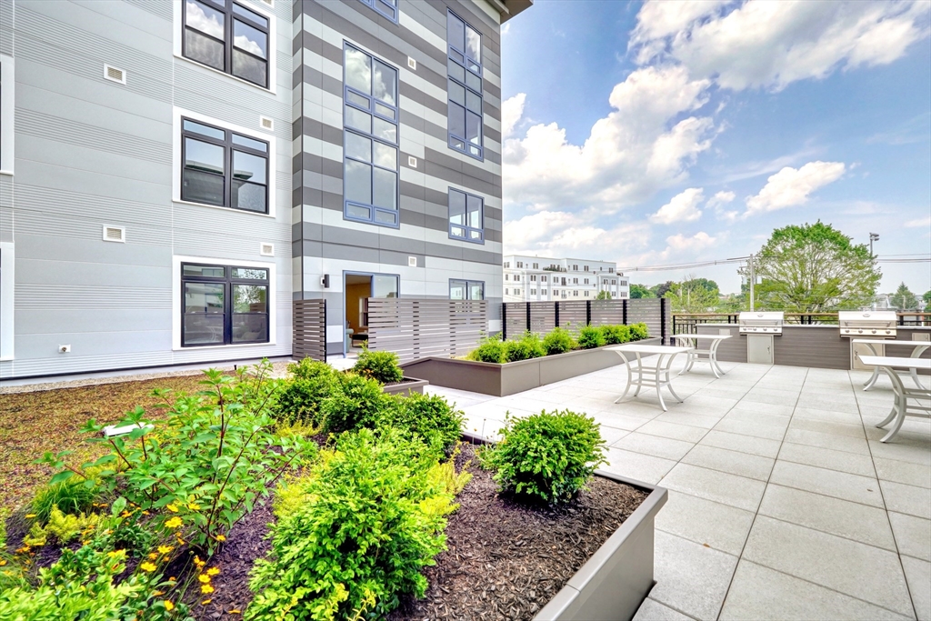 62 Foundry St # 216