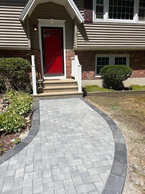 83 Marblehead