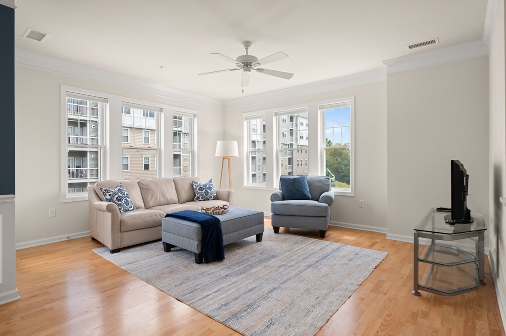 240 Martins Lndg # 201