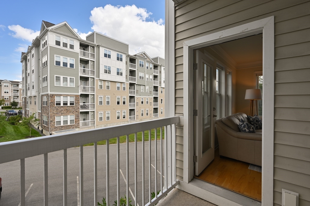 240 Martins Lndg # 201