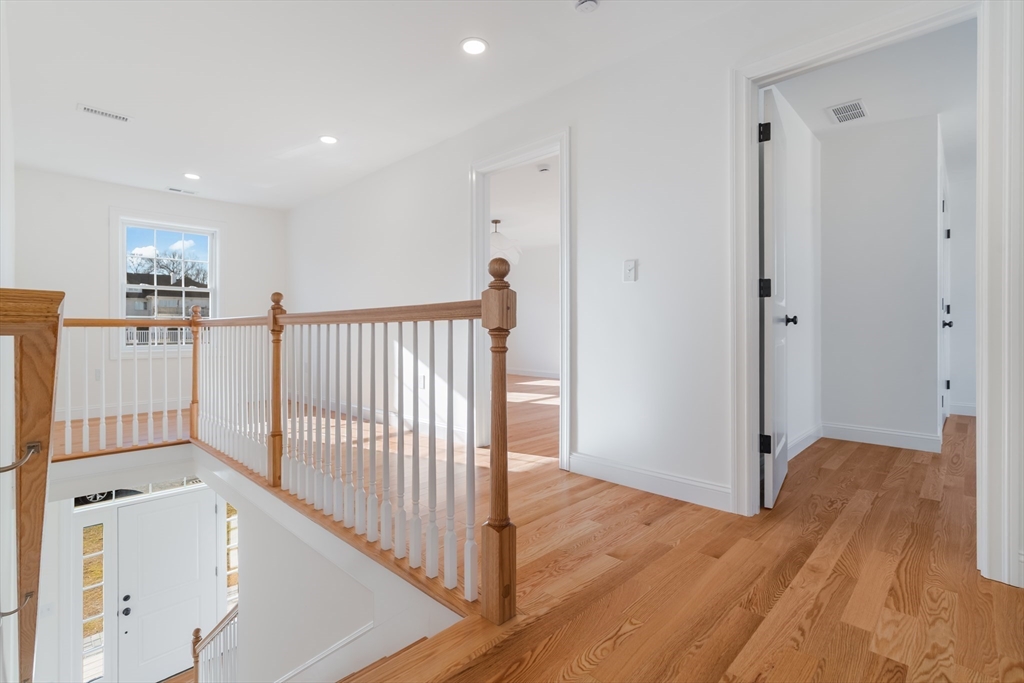 12 Isola Lane