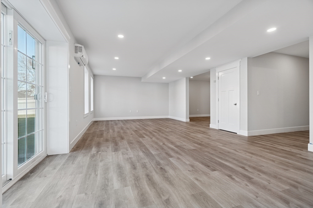 12 Isola Lane