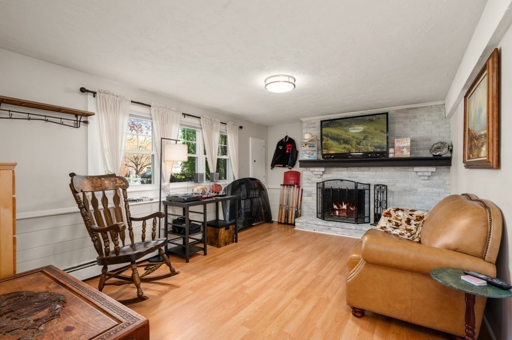 18 Aurele Cir