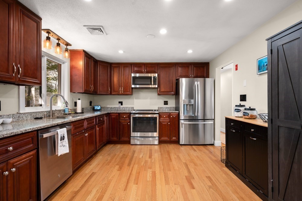 18 Aurele Cir