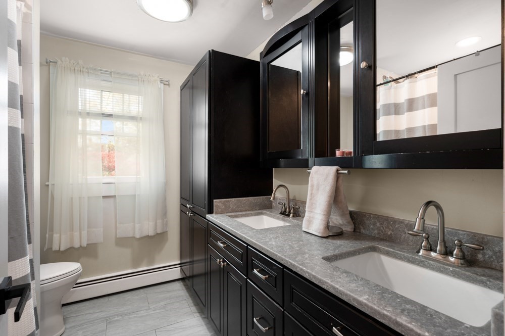 18 Aurele Cir
