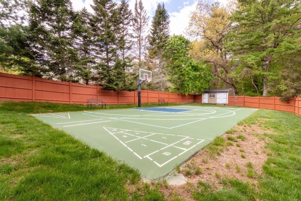 2 Macintyre Dr